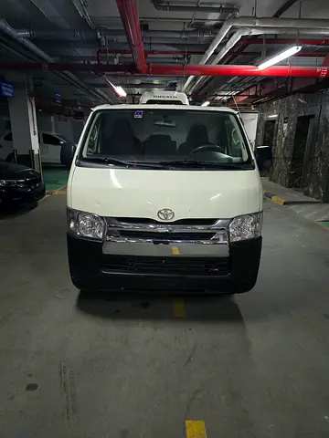 Toyota Hiace 2021 GCC Specs Standard Trim
