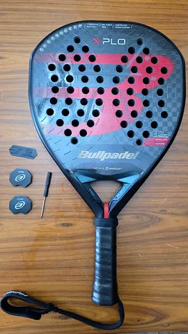 Bullpadel Xplo 2025 with weights and strip