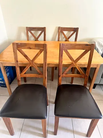 Set of 4 Solid singapore Wood Dining Chairs with Cushioned Seats