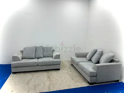 Excellent condition the brand Kingston sofa set