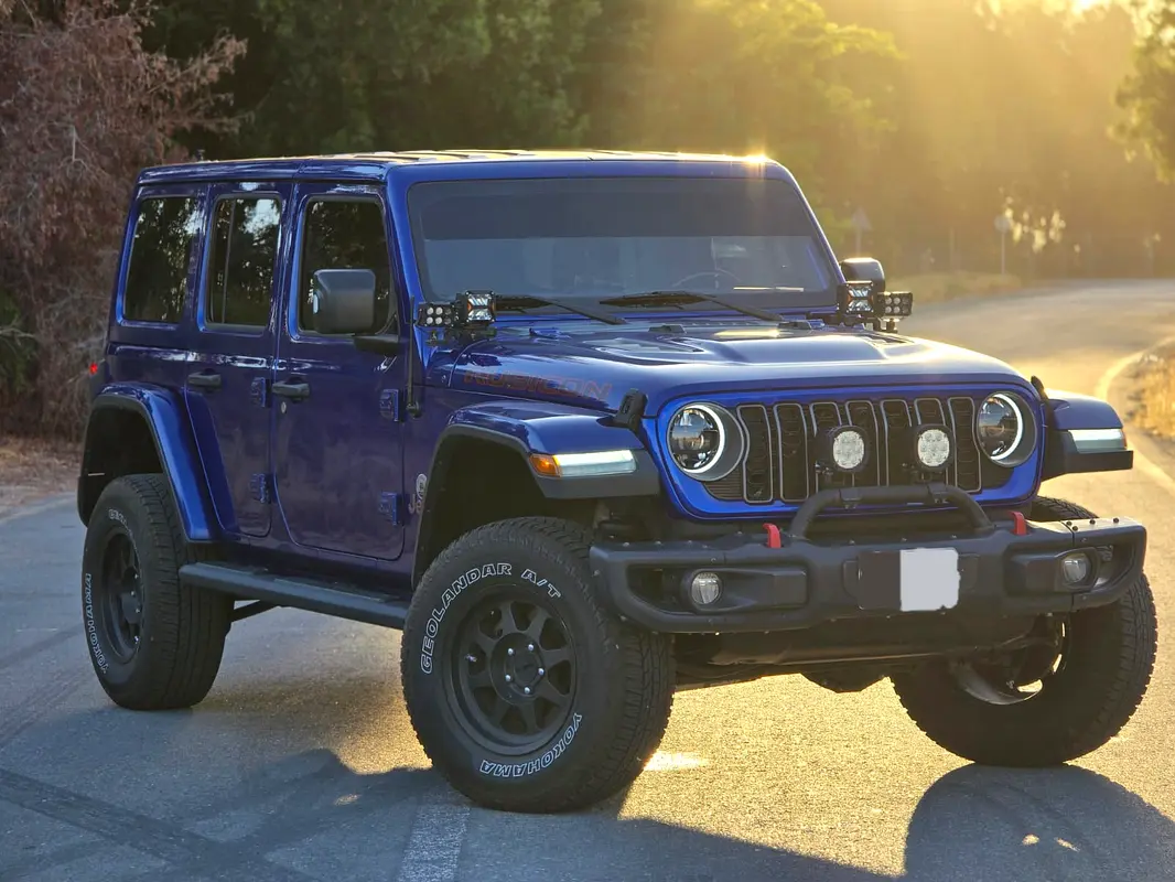 Jeep Wrangler 2018 — photo 1 of 15