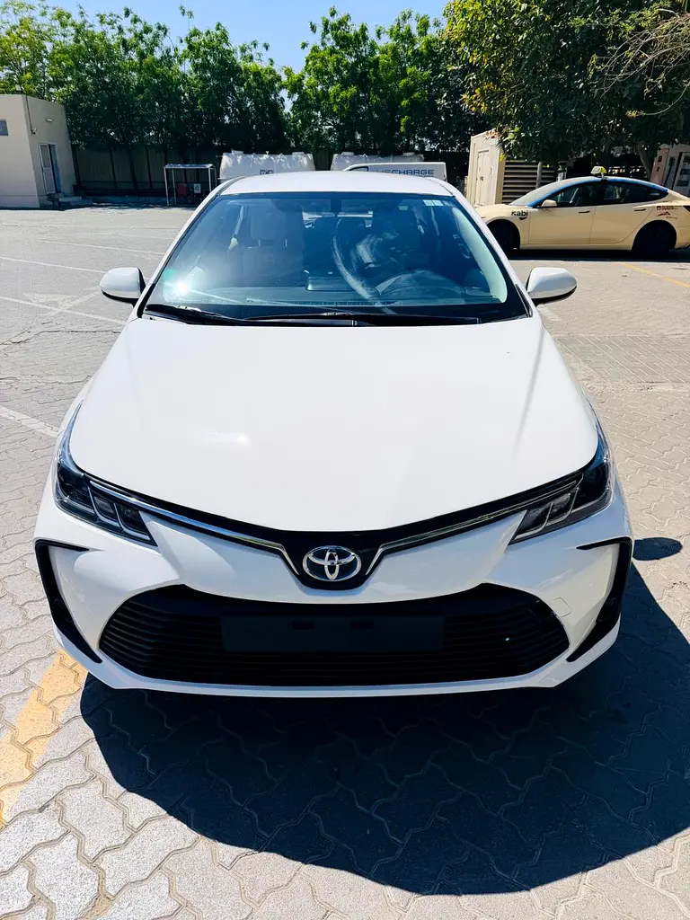Toyota Corolla 2023 — photo 1 of 7