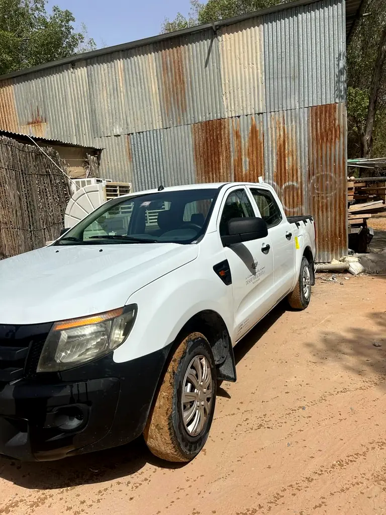 Ford Ranger 2012 — photo 1 of 3