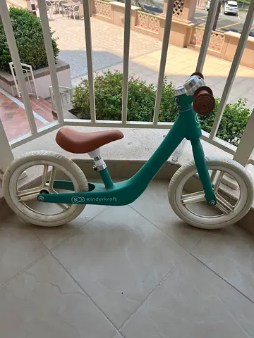 Kinderkraft balance bike - toddler pedal-free bike in good condition