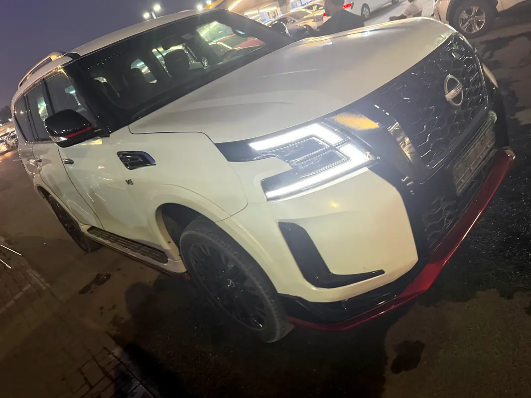 Nissan Patrol 2016 — photo 1 of 1