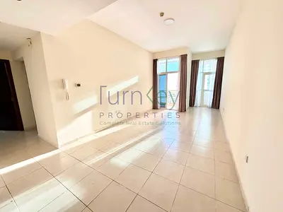 Spacious layout | high floor | vacant