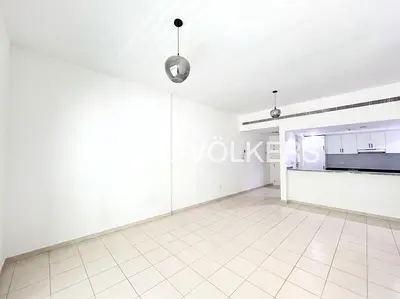 Unfurnished l Vacant l Large Layout