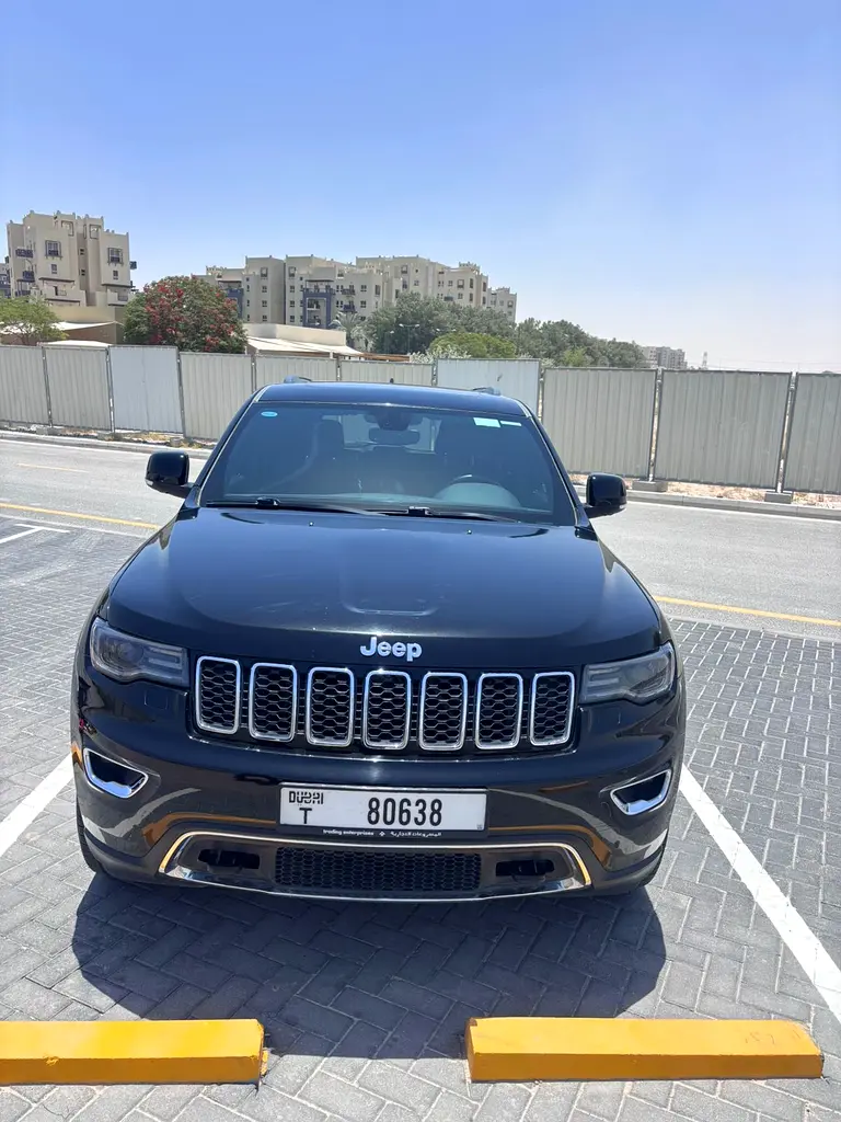 Jeep Grand Cherokee 2019 — photo 1 of 10