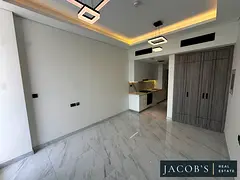 12 Cheques | Private pool | Ready now