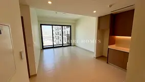 Pool and Mall View | 4 cheques |