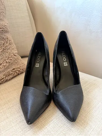 Aldo black leather pointed-toe flats