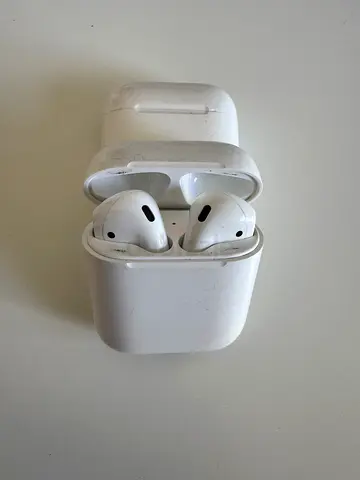 Airpods 2nd Generation Apple A1602. PRE-OWNED.