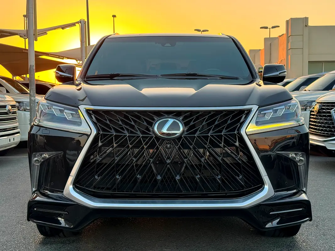 Lexus LX-Series 2016 — photo 1 of 20