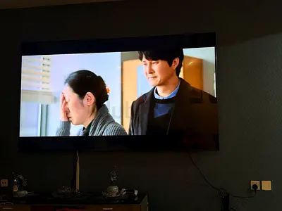 SAMSUNG 98 inch QLED 2025 Model