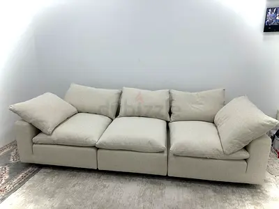 Looks great condition klekktic sofa