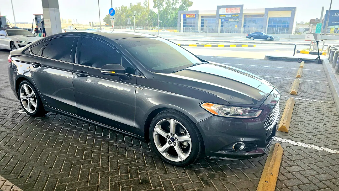 Ford Fusion 2016 — photo 1 of 10
