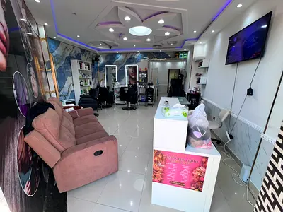 Large Salon with Moroccan Bath Prime Location Al Rashidiya 1 Easy Access to Dubai and Sharjah