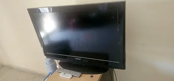 Grundig 32-inch LCD TV in good working condition.  TV delivers clear picture quality and good sound