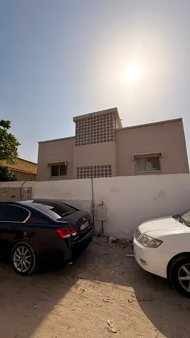 Fully renovated house for sale in Sharjah - Al Sabkha | Divisible into two units | 2500 sq ft | Two floors | For living or investment