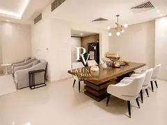 CORNER - Single Row! Vacant | Private Garden | Close to Restaurants