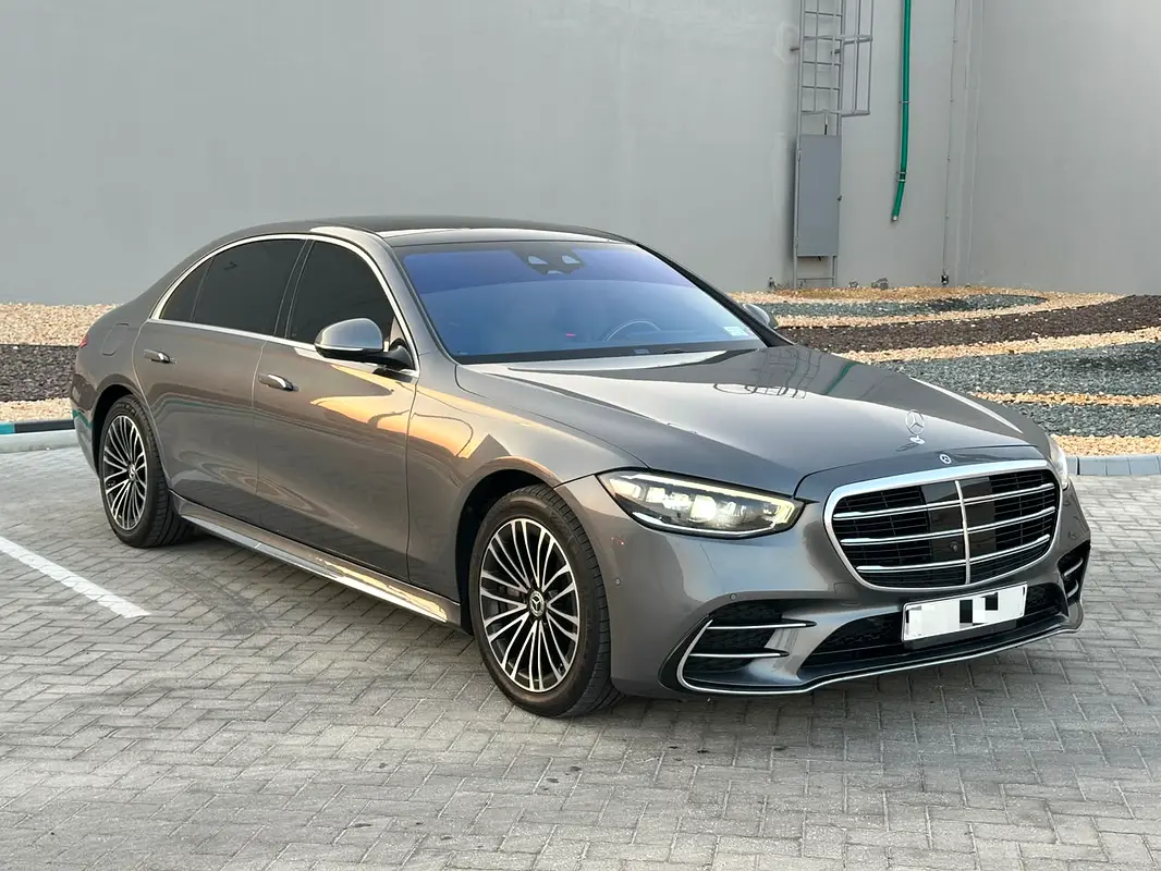 Mercedes-Benz S-Class 2023 — photo 1 of 18