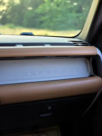 2025 LAND Rover DEFENDER thumbnail 11