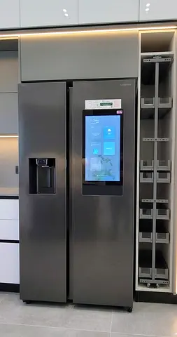 Samsung Family Hub Smart Touchscreen Side-by-Side Refrigerator – Large Capacity with Built-In Water