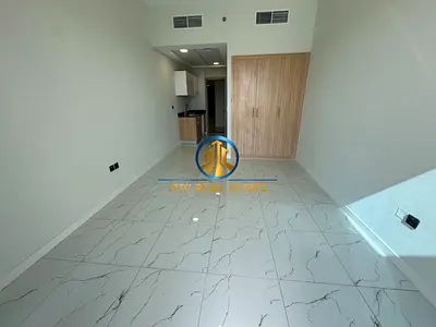 STUDIO UNFURNISHED | READY TO MOVE | 1 MIN FROM METRO