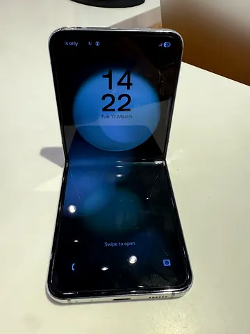 Galaxy Z Flip 5 512GB 12 months warranty