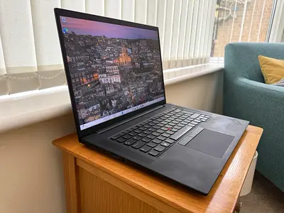 Core i7 + 32gb Ram + Nvidia - Lenovo Thinkpad P1  - 15 inch workstation X1 Carbon