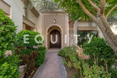 Landscaped Garden | Water Feature | Large Plot