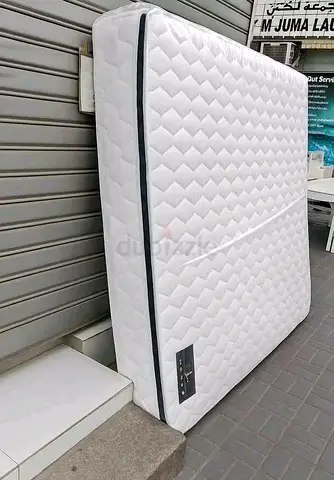 Queen size mattress - good condition, firm support