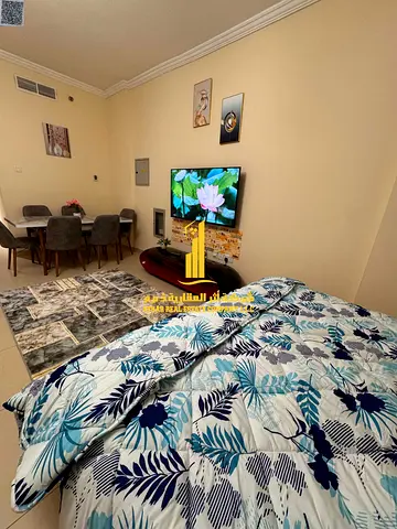 🏡 أفخم وأرقى استوديو للإيجار الشهري في أبراج الياسمين  مقابل سيتي سنتر عجمان – الجرف 2✨ 🔹 استوديو واسع مفروش بالكامل بفرش جديد وأنيق 🔹 موقع حيوي في