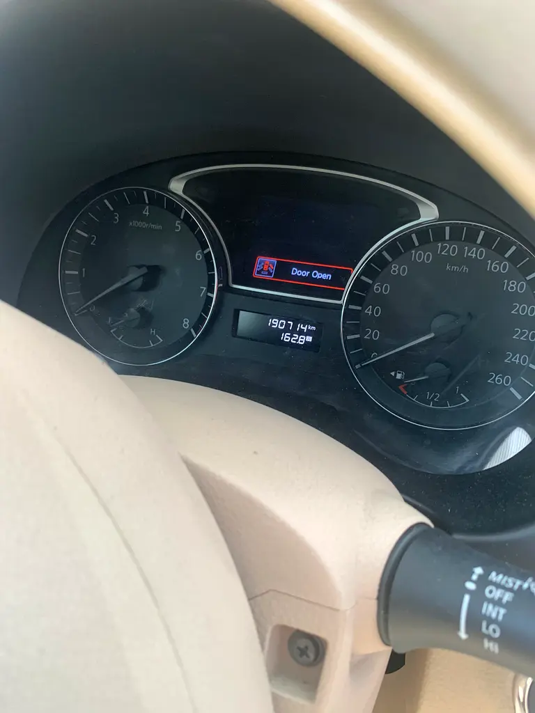 Nissan Altima 2013 — photo 1 of 4