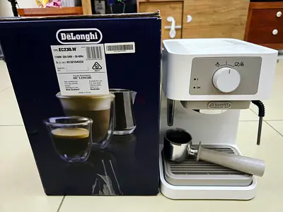 Brand New DeLonghi Stilosa Espresso Coffee Machine EC230.W