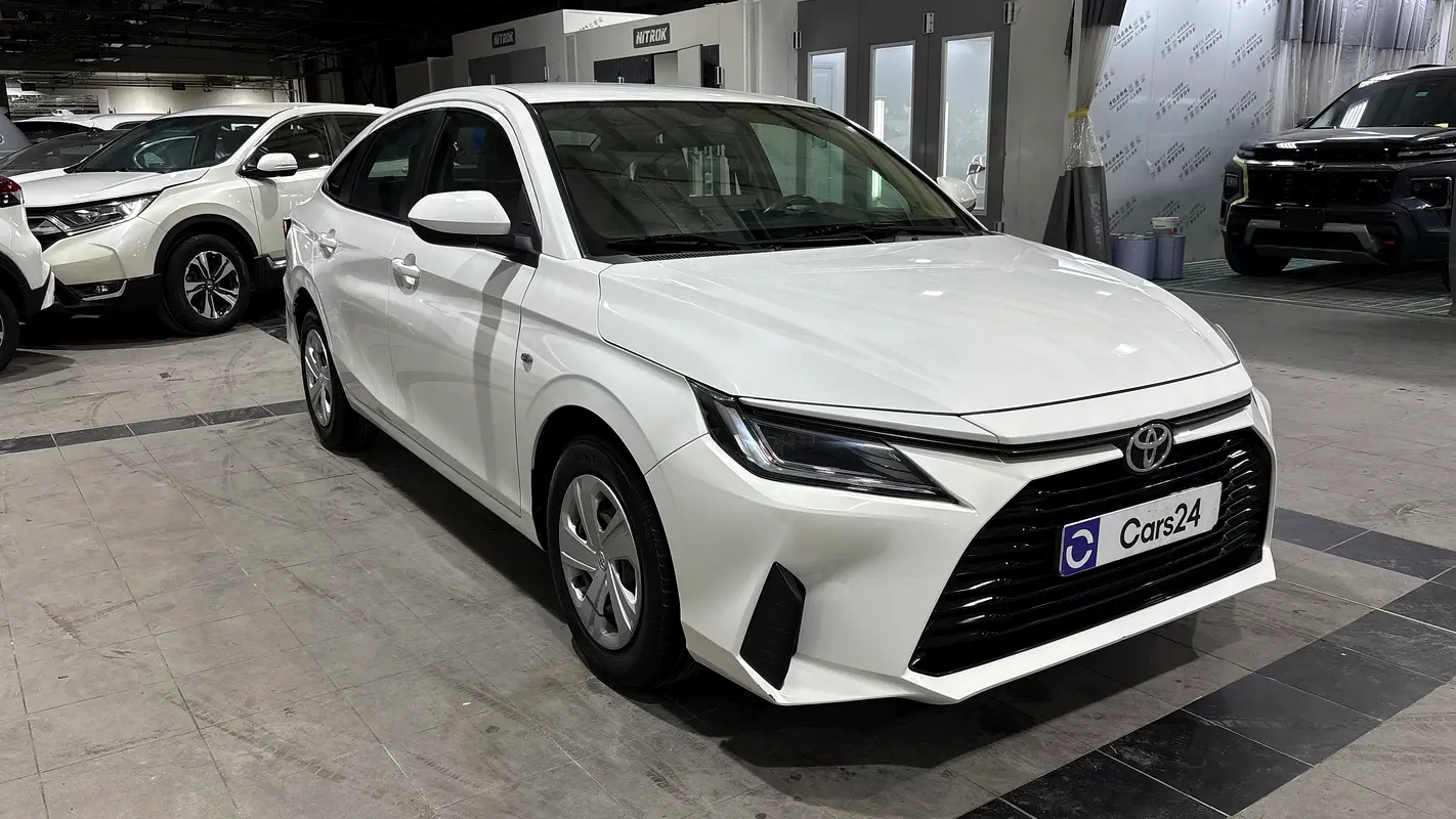 Toyota Yaris 2023 — photo 1 of 13