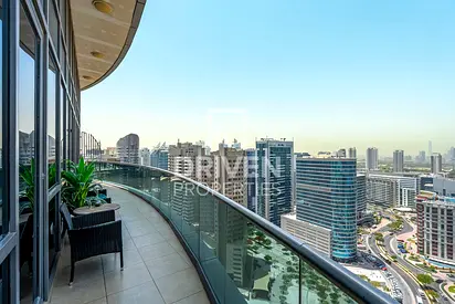 Spacious Layout | High Floor | Community View