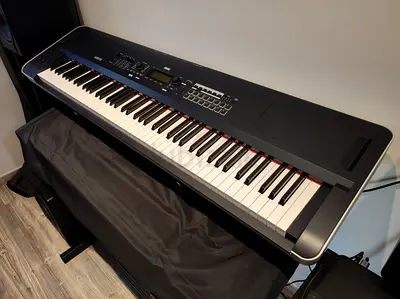 Korg Kross 2 - 88-key Synthesizer Workstation - Silver/Black