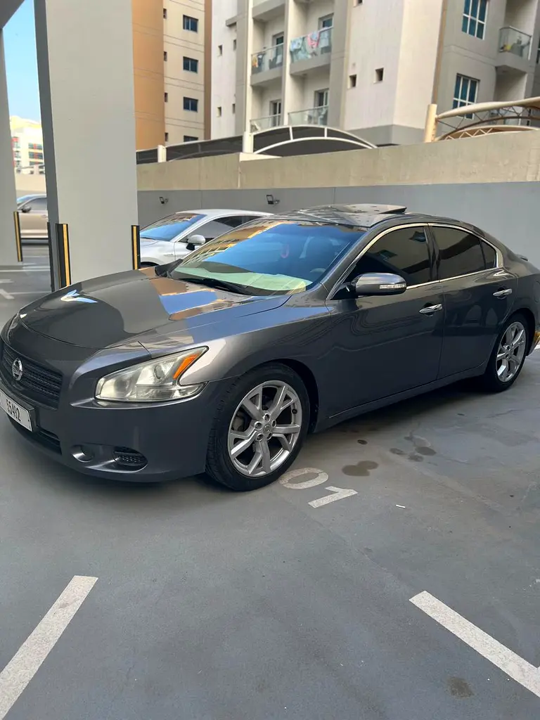 Nissan Maxima 2015 — photo 1 of 8