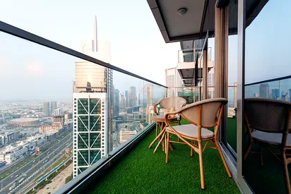 Balcony-ready Artificial Grass Turf Roll — Like New, Easy Install
