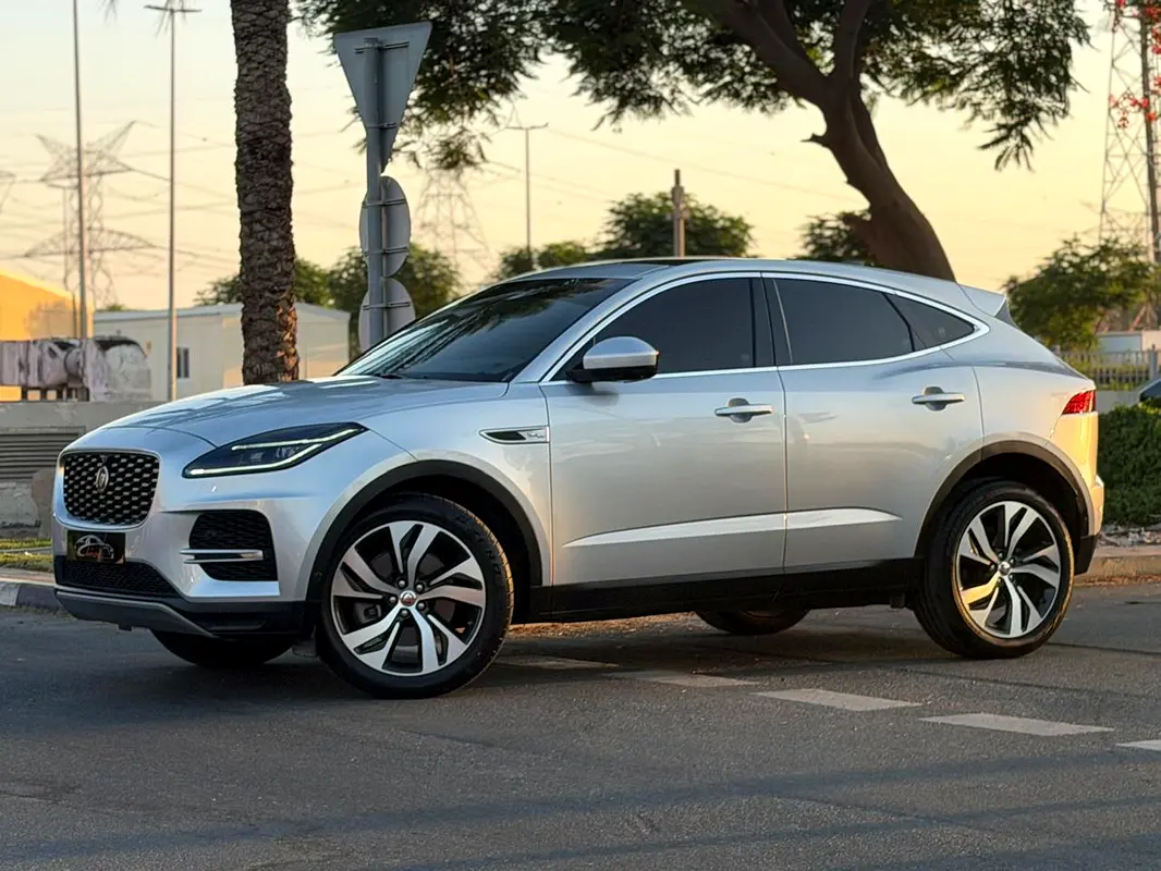 Jaguar E-Pace 2021 — photo 1 of 20