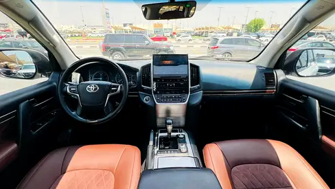 2019 Toyota LAND CRUISER — фото 11