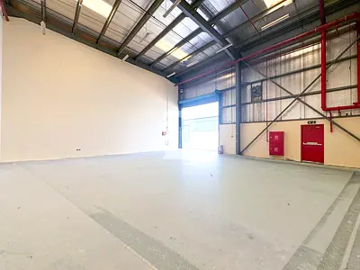 Ras Al Khor Warehouse | Vacant | High-Ceiling