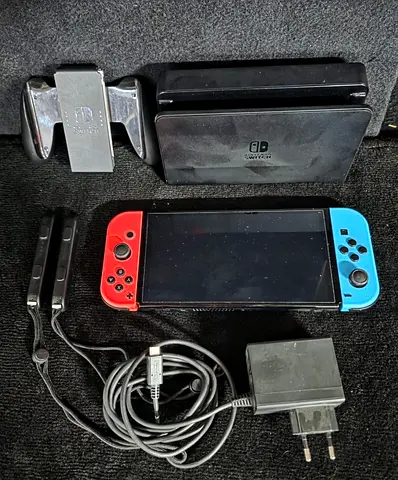 NINTENDO SWITCH OLED 1 GAME WITH BAG FOR SALE