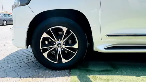 2019 Toyota LAND CRUISER — фото 17
