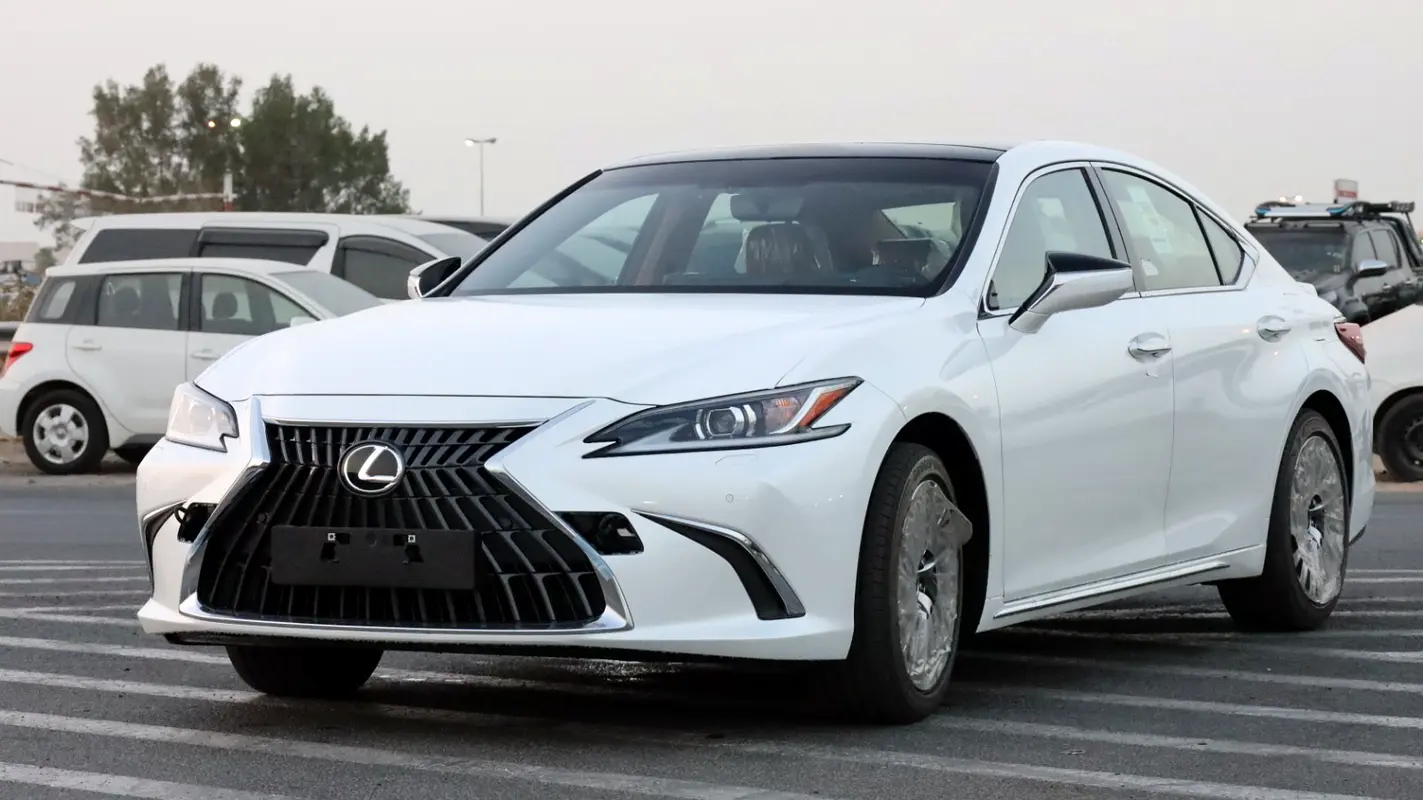 Lexus ES-Series 2025 — photo 1 of 20