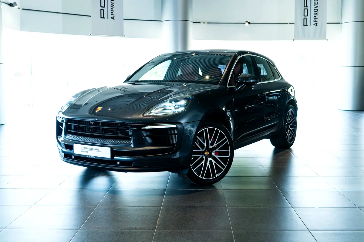 Porsche Macan 2022 — photo 1 of 20