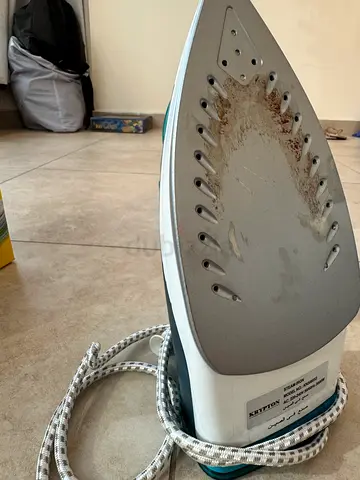 Used Steam Iron with Burn Marks – Functional, Needs Cleaning. QTY 2 irons
