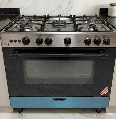 Carrefour 6-burner freestanding Gas Stove with Oven