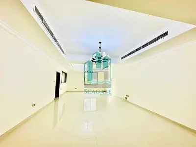Fully renovated 5 bed villa with private garden in jumeirah